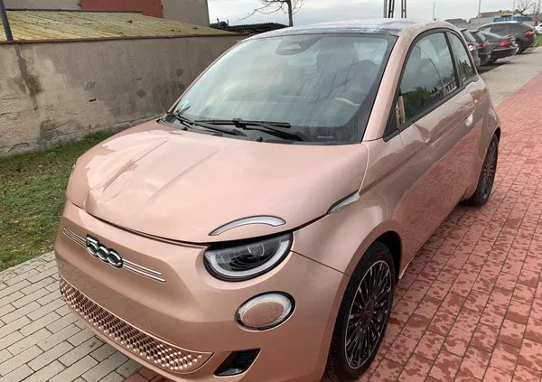 samochody osobowe Fiat 500 cena 45900 przebieg: 7190, rok produkcji 2022 z Czersk